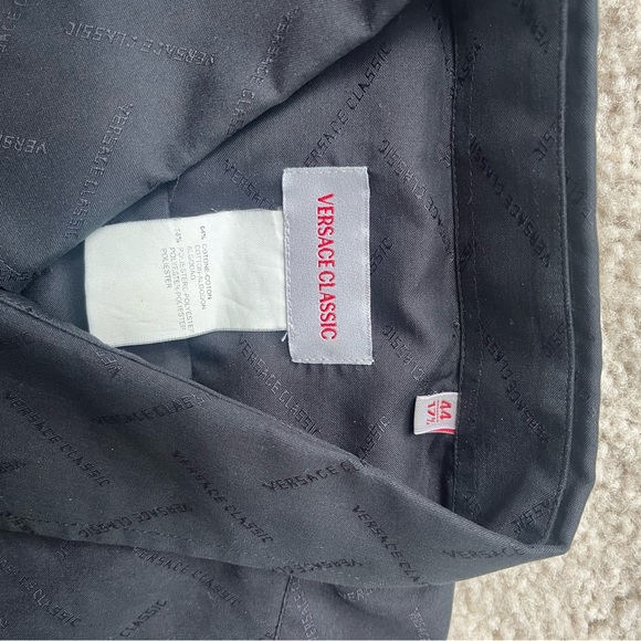 Vintage Versace Classic Black Button-Up Shirt - Picture 4 of 6